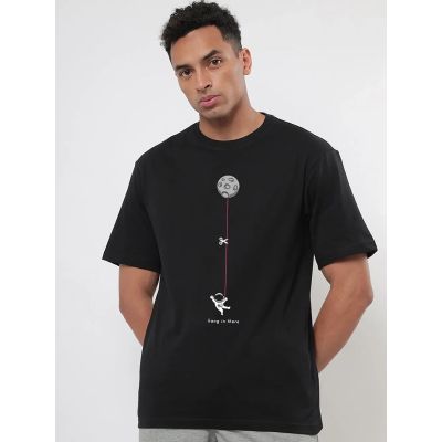 Hangin Astronaut Graphic Oversized Black T-shirt